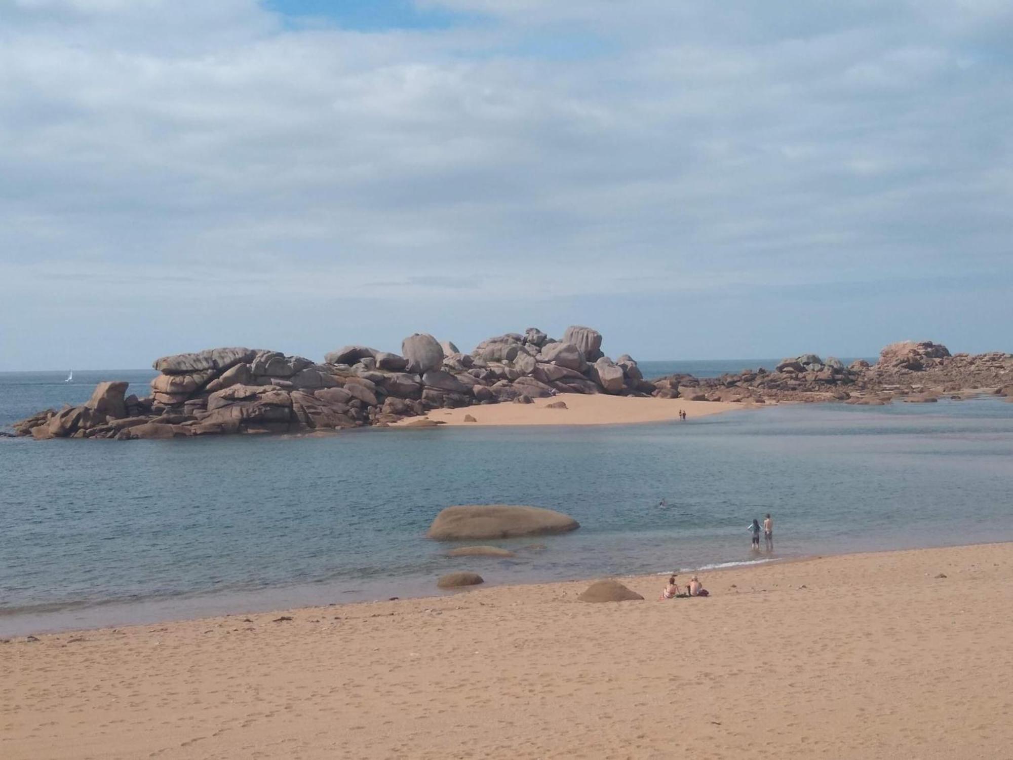 Holiday Home In A Quiet Location Near The Coast 普勒默尔博杜 外观 照片