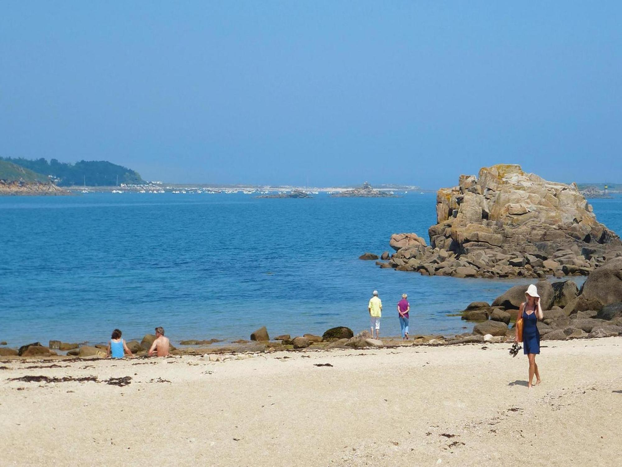 Holiday Home In A Quiet Location Near The Coast 普勒默尔博杜 外观 照片